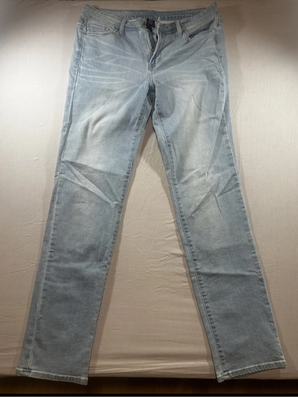 Calvin Klein Jeans Light Wash Straight Leg Women's Jeans